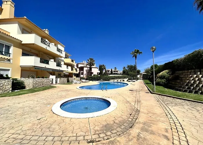 Albufeira Valley 2 With Pool By Homing Apartman Albufeira